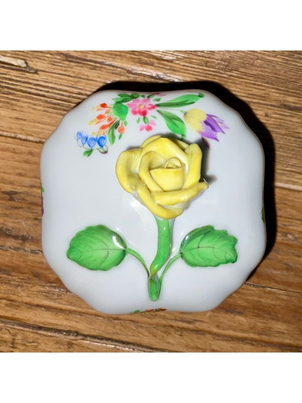 Herend porcelain trinket box - Printemps floral pattern/Hungary - read notes